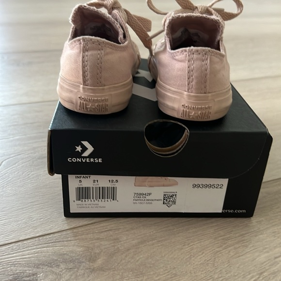 Converse Blush Toddler Size 5 - Picture 3 of 6